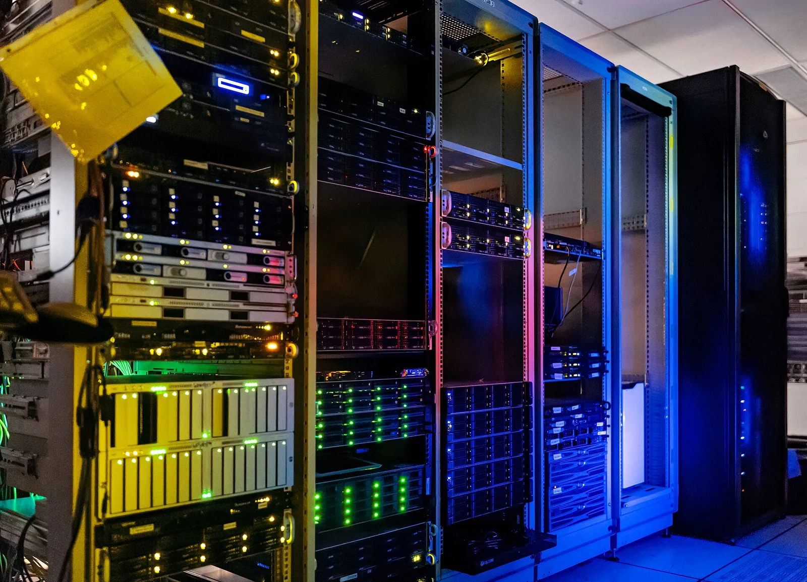 NOIRLab server racks; archival infrastructure illustration, not a Bitcoin pool server room
