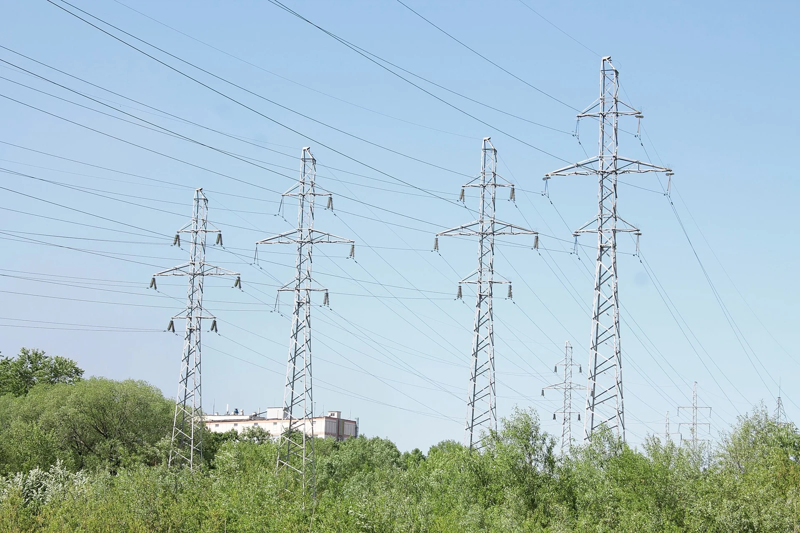 Torre eléctrica; archivo de energía, no conexión de una granja concreta