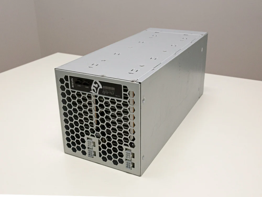 Minero ASIC de Bitcoin Avalon4.1 de archivo; ilustra hardware SHA-256, no un dispositivo HashSmash