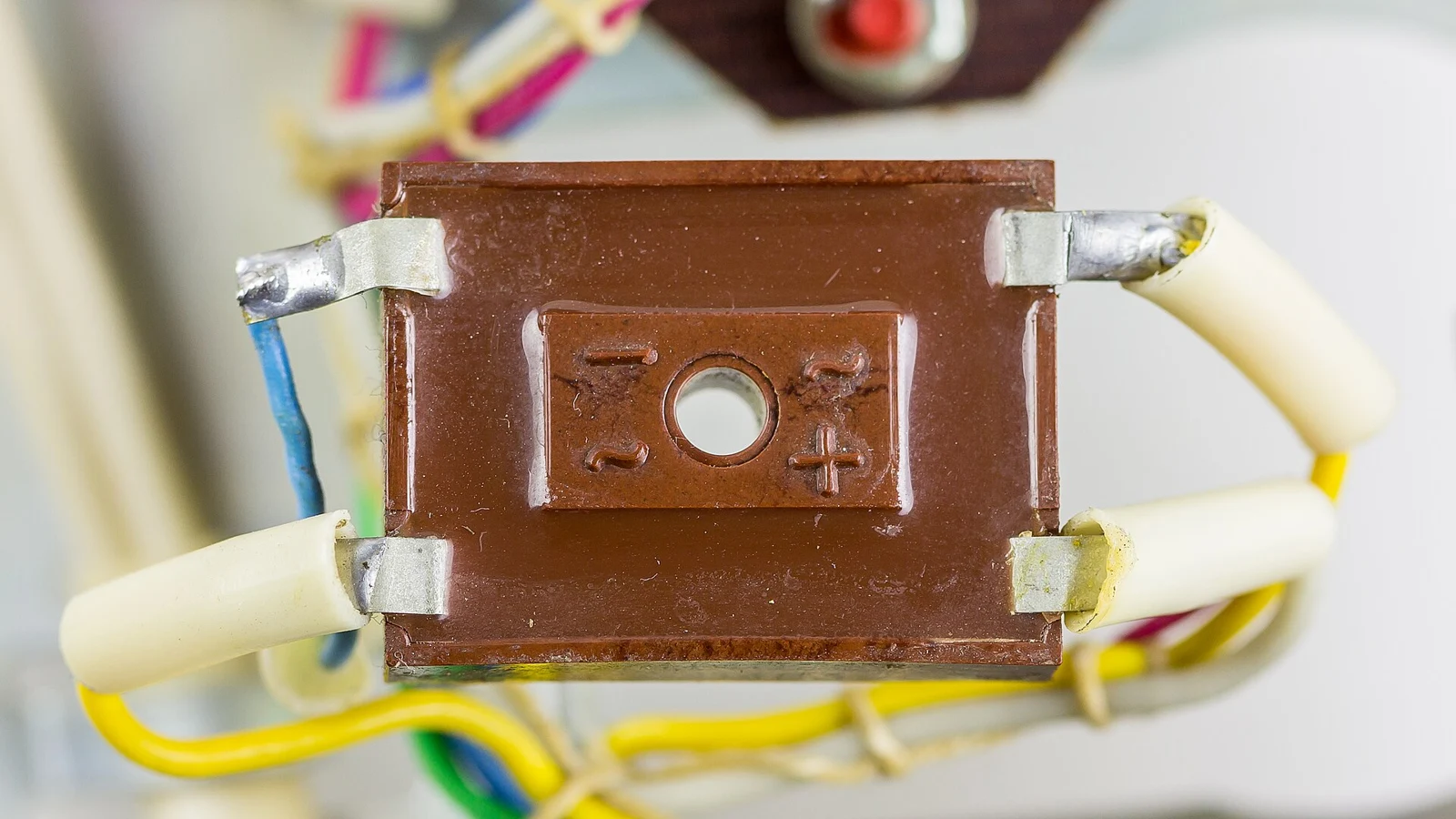 Foto de archivo del rectificador de una fuente Mini Star 416; no es el nuevo diseño Infineon de 27 kW