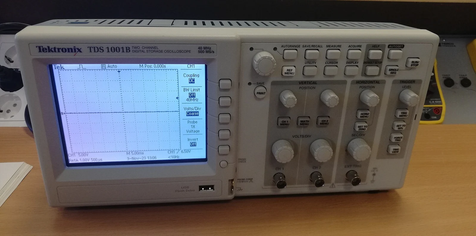 Osciloscopio Tektronix TDS 1001B de archivo; contexto de medición, no resultado OCP