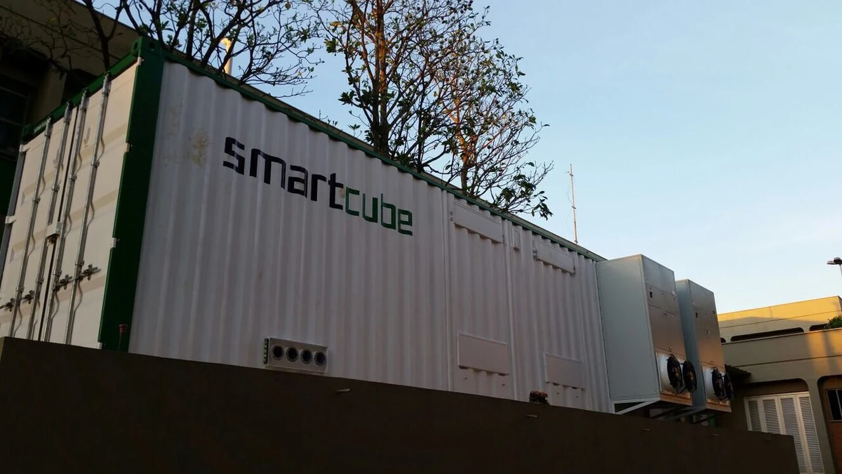 Centro de datos modular SmartCube en un contenedor ISO de 40 pies.