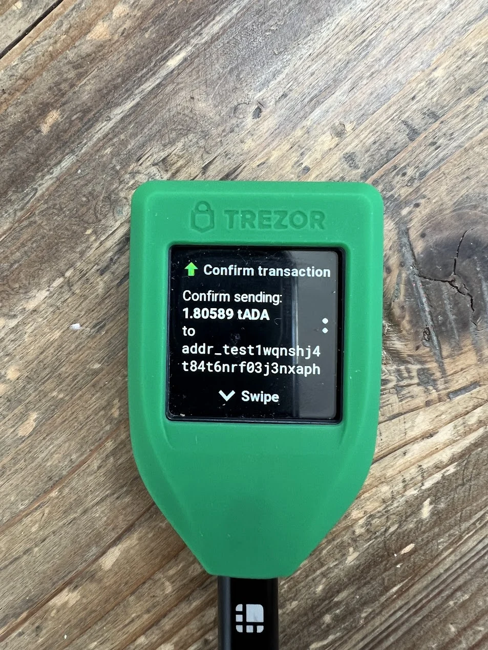 Архівне фото гаманця Trezor Model T; не обладнання зберігання Strive