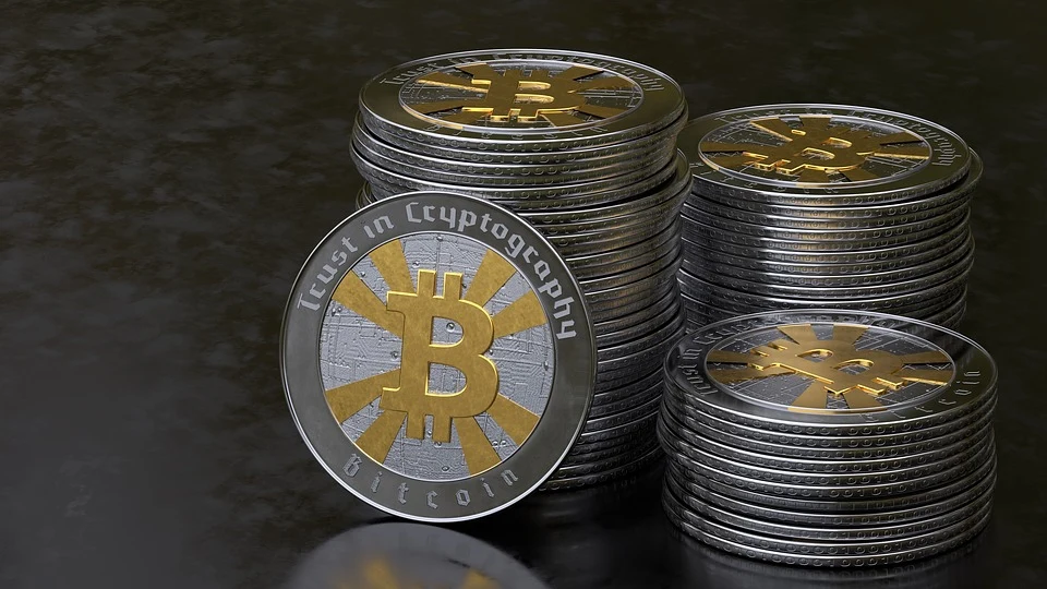 Fichas ilustrativas de Bitcoin; la moneda es digital. No es una fotografía de las reservas de Strategy.