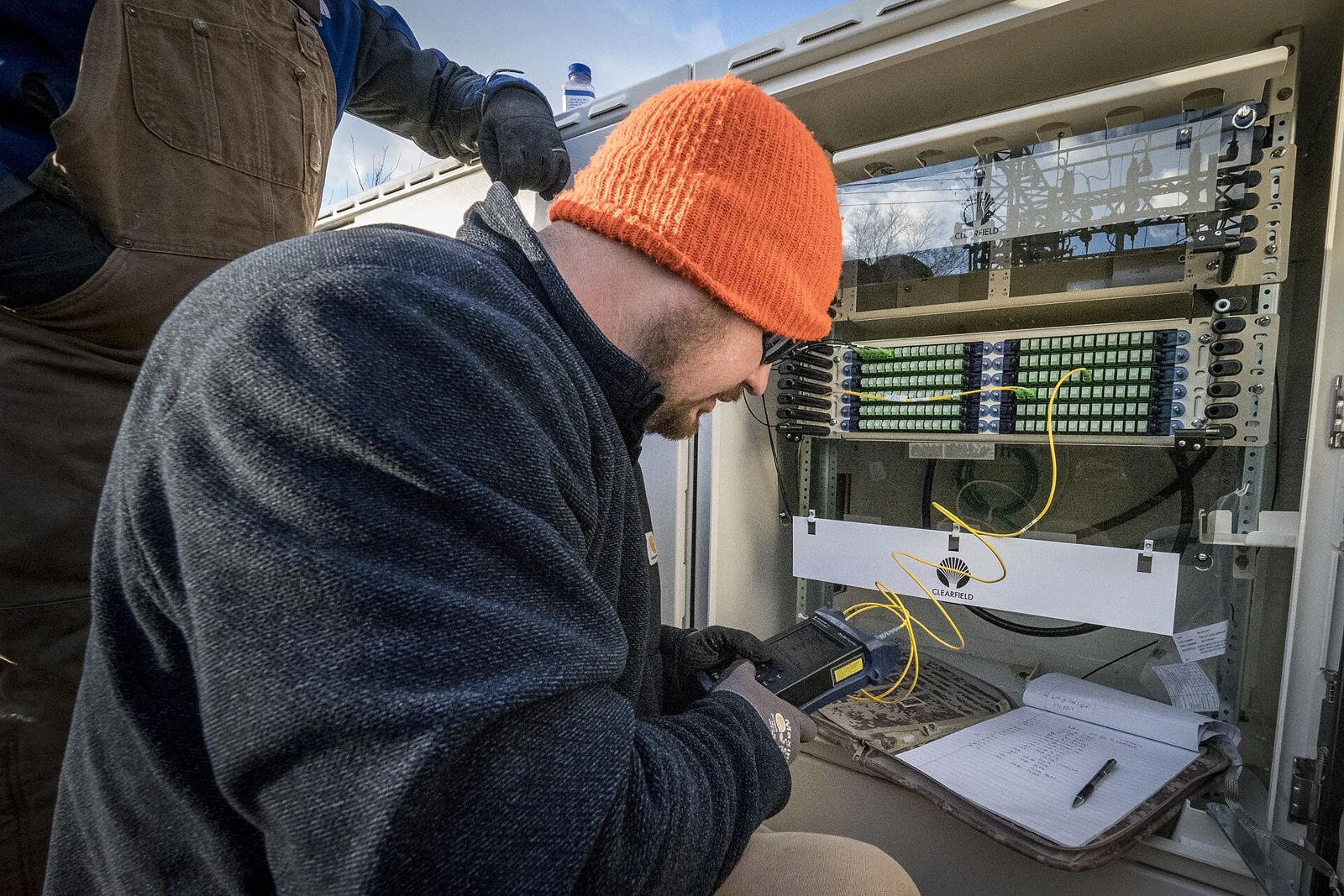 Optical network connections; archival illustration, not ViaBTC or Mempool equipment